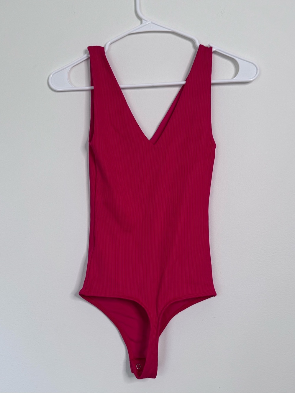 NWT Express Body Contour High Compression Pink Ribbed V-Neck One-Piece Bodysuit - Picture 4 of 6